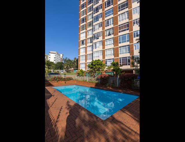 2 BEDROOM FLAT FOR SALE IN WESTRIDGE